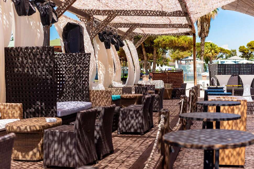Ein Foto Sol Tropikal Durres