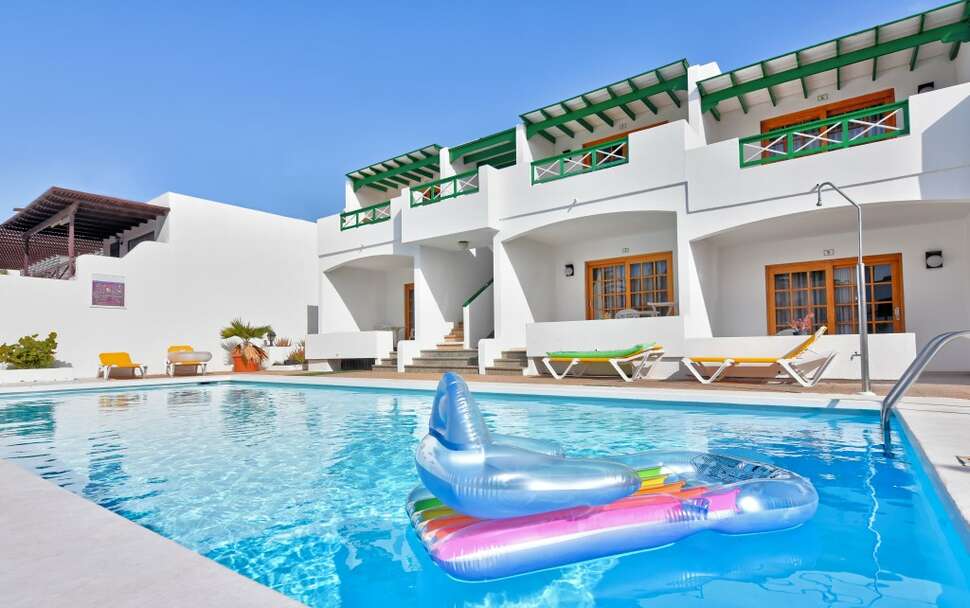 Een foto van het zwembad bij Appartementen Isabel