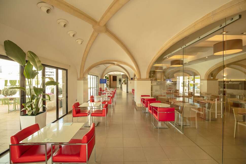 Een foto van RH Boutique Porto Cristo