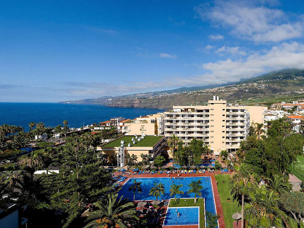 Een foto van het zwembad bij Blue Sea Hotel Puerto Resort