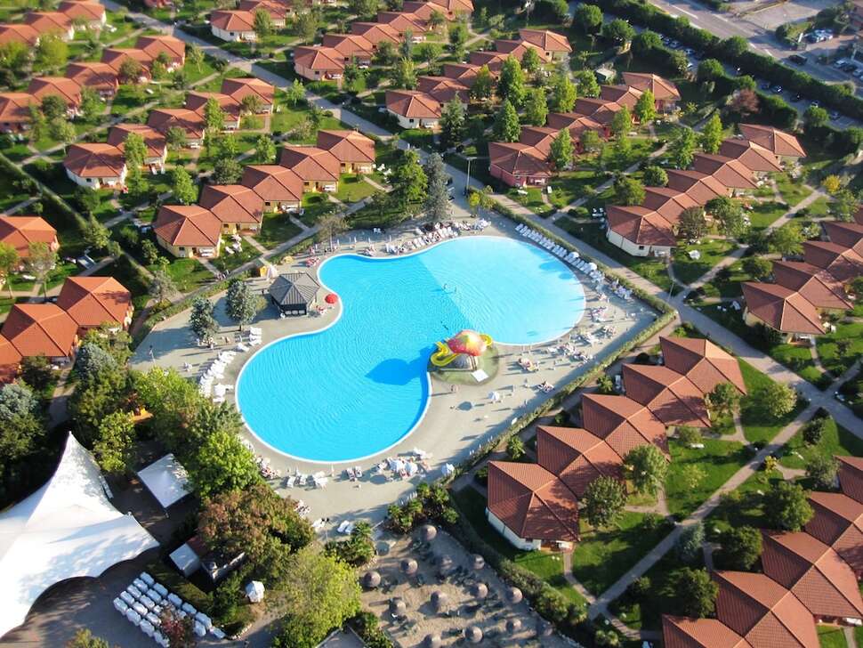 Een foto van het zwembad bij Hotel Bella Italia
