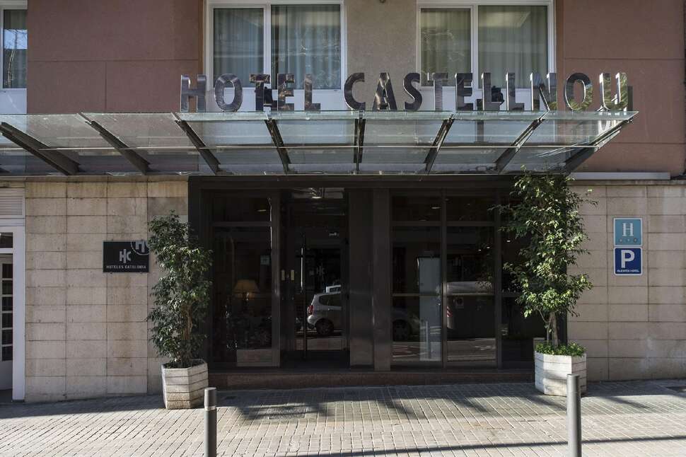 Een foto van de buitenkant van Catalonia Castellnou