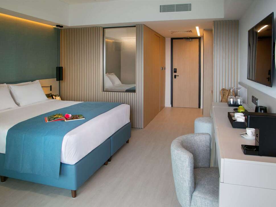 Ein Foto Mercure Larnaca Beach Resort