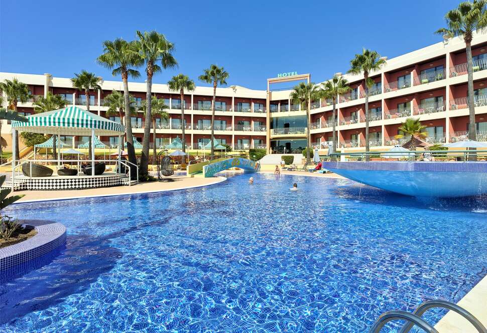 Een foto van het zwembad bij Hotel Baia Grande