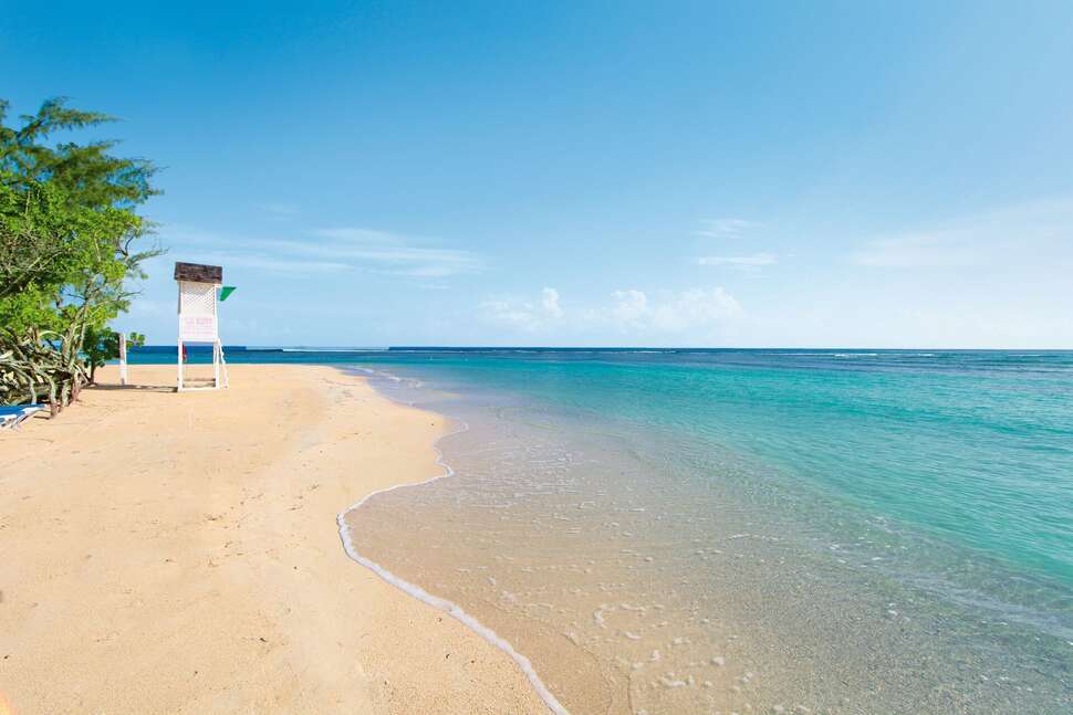 Een foto van het strand bij Grand Bahia Principe Jamaica