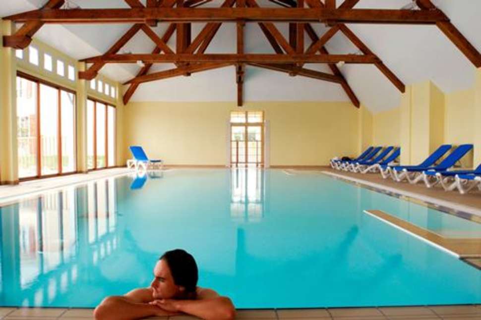 Een foto van het zwembad bij Pierre & Vacances Residence Le Green Beach