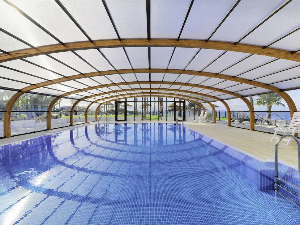 Een foto van het zwembad bij H10 Timanfaya Palace