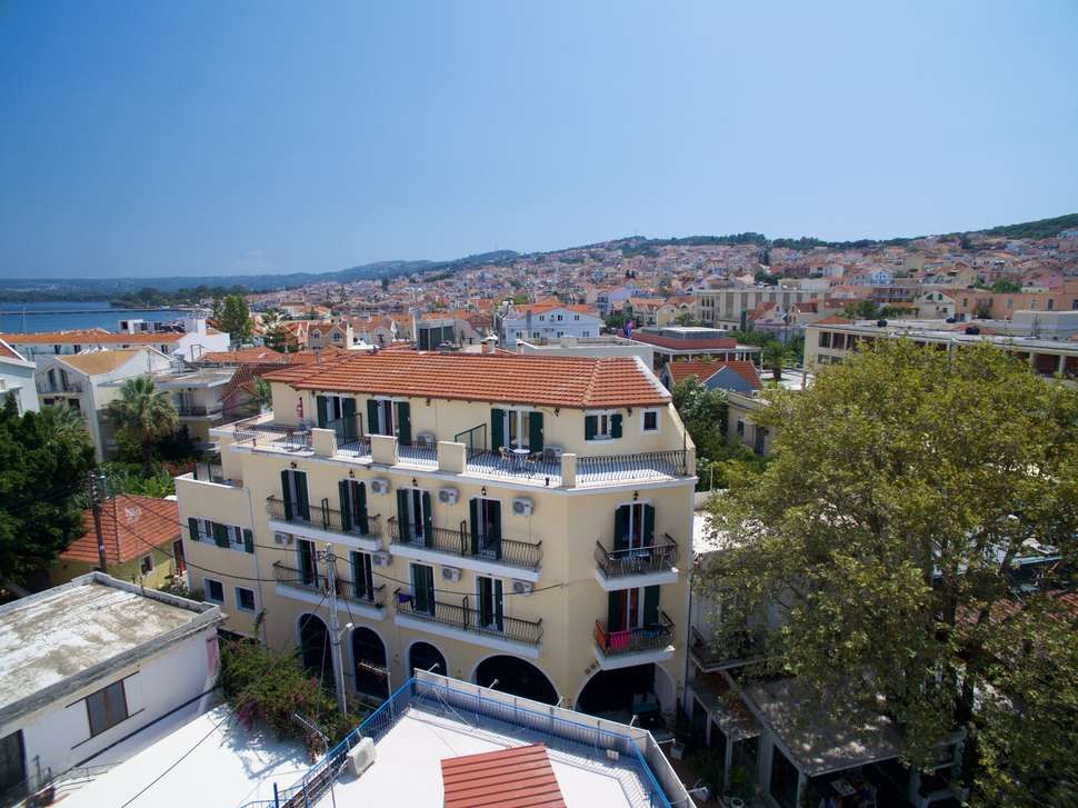 Ein Foto von der Außenansicht des Mirabel City Center Hotel