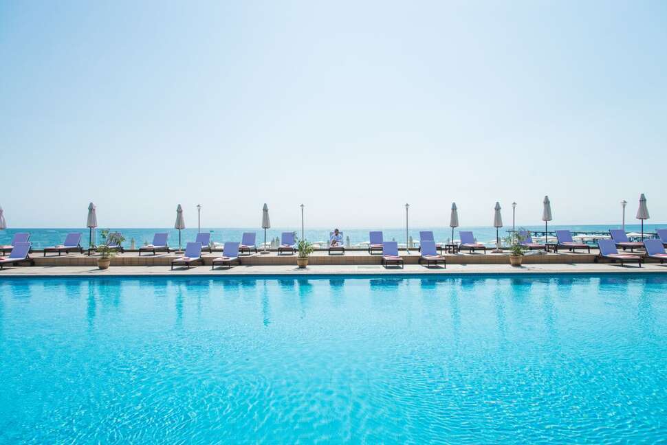 Een foto van The Palace Hotel Sunny Day