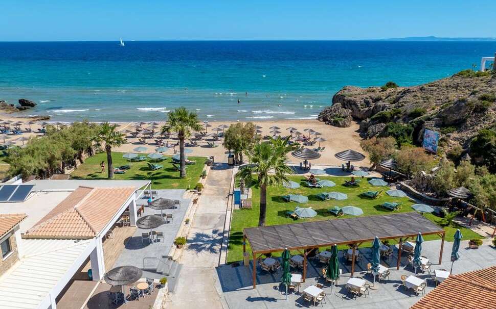 Een foto van Plaka Beach Resort