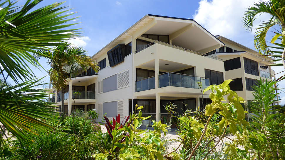 Een foto van de buitenkant van Delfins Beach Resort Bonaire