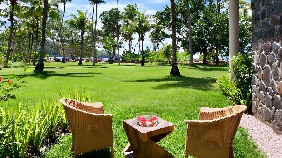 Een foto van het terras bij Kempinski Seychelles Resort