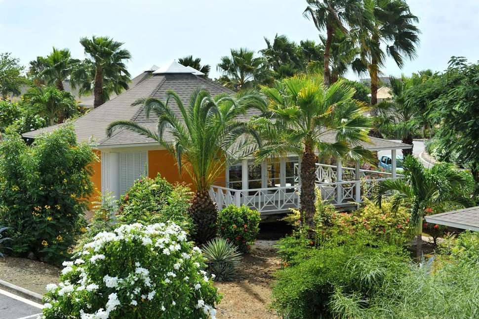 Een foto van de buitenkant van Time to Smile Chogogo Dive & Beach Resort Curacao