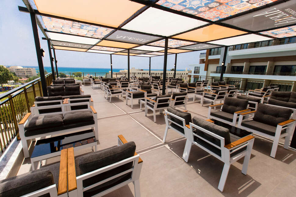 Een foto van het terras bij Alexia Resort & Spa