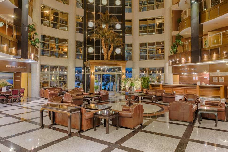 Een foto van het interieur van Grand Pasa Hotel