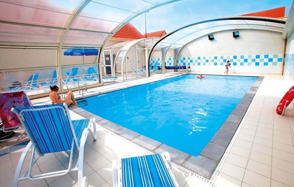Een foto van het zwembad bij Residence Odalys Les Villas de la Baie
