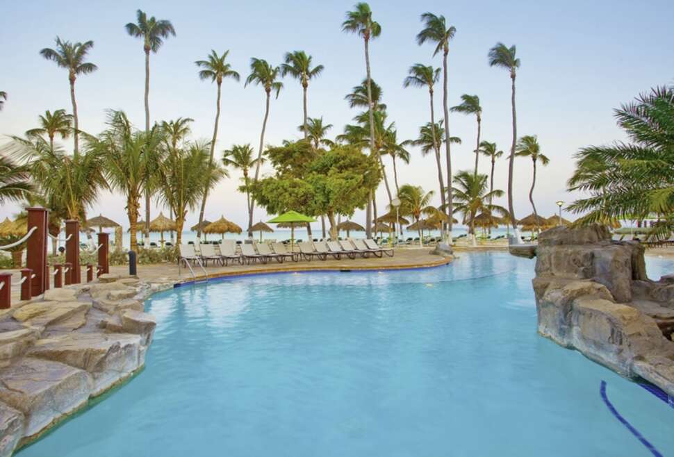 Een foto van het zwembad bij Holiday Inn Resort Aruba Beach Resort & Casino