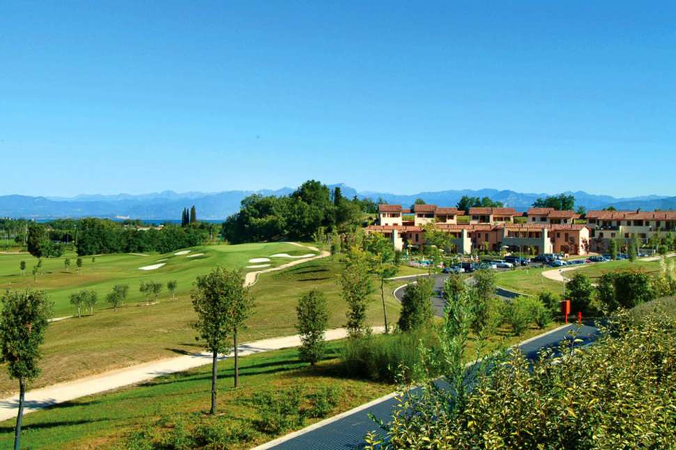 Ein Foto Golf Residence