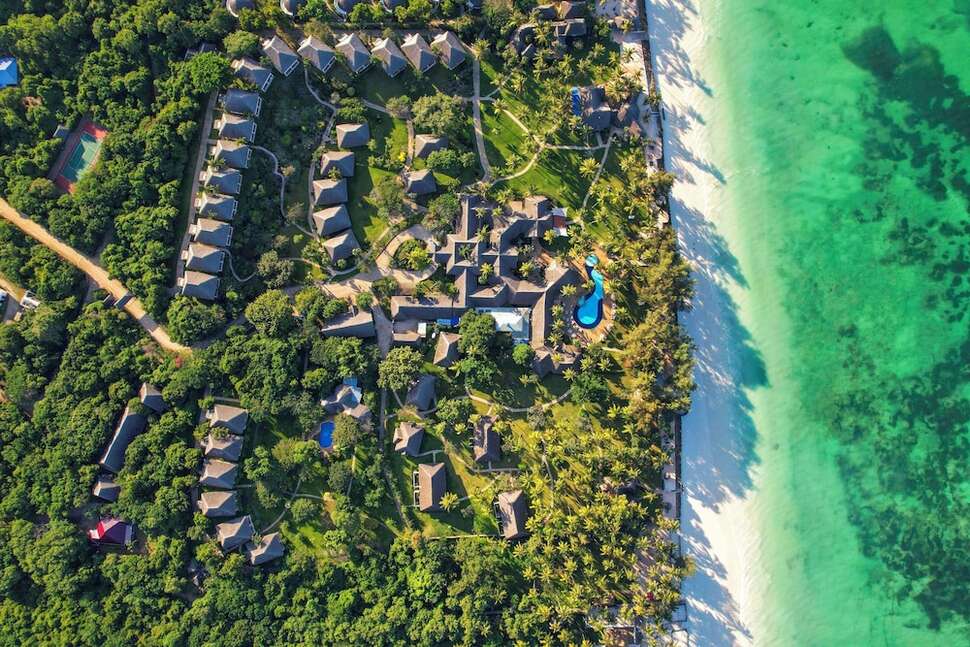 Ein Foto Bluebay Beach Resort & Spa