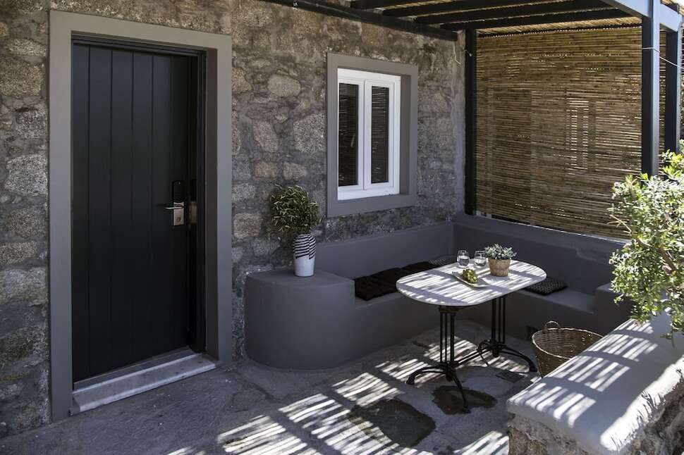Ein Foto von der Terrasse im My Mykonos Hotel