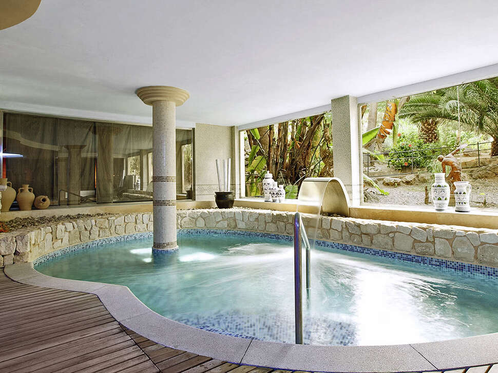Een foto van het zwembad bij Hotel Lago Garden Suites & Spa