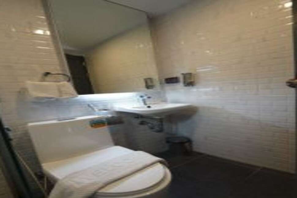 Een foto van RoomQuest Sukhumvit36 BTS Thonglor