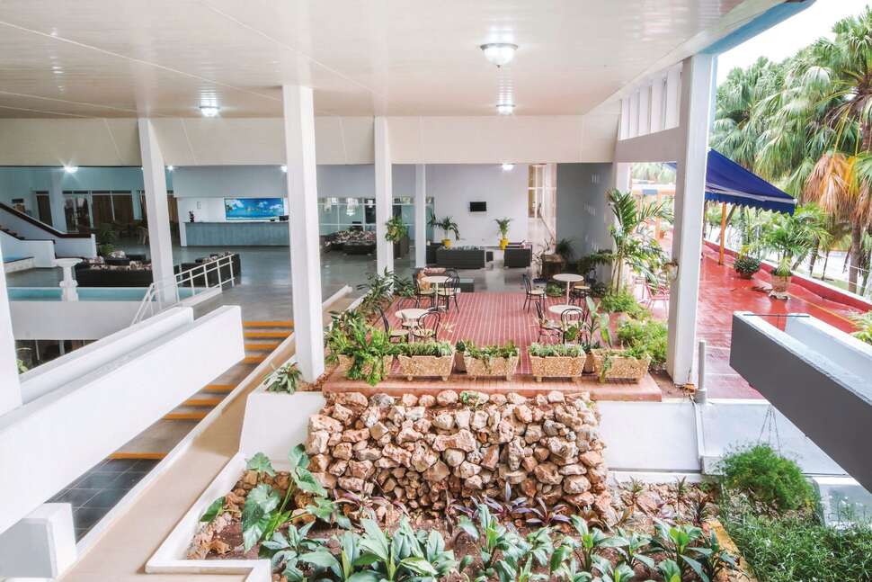 Ein Foto von der Terrasse im MarAzul Hotel