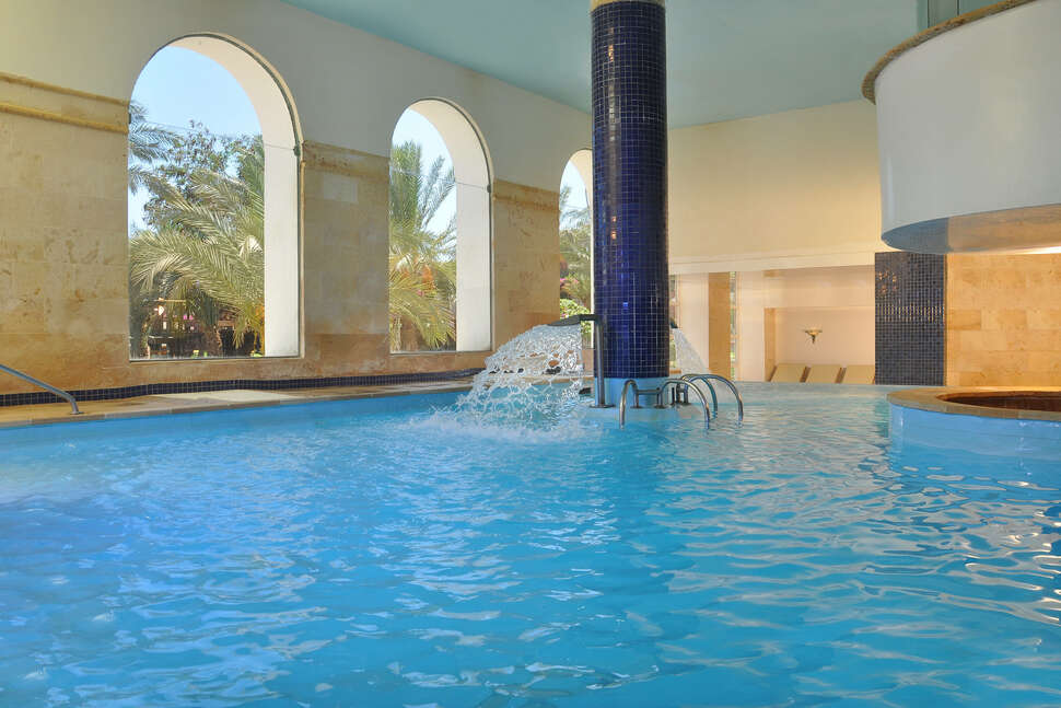Een foto van het zwembad bij Sheraton Sharm Resort Villas & Spa