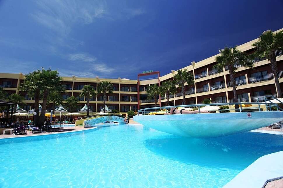 Een foto van het zwembad bij Hotel Baia Grande