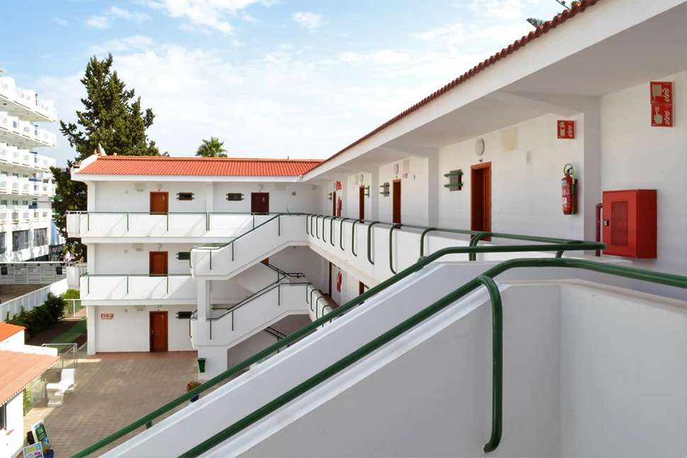 Een foto van de buitenkant van Appartementen Montemayor