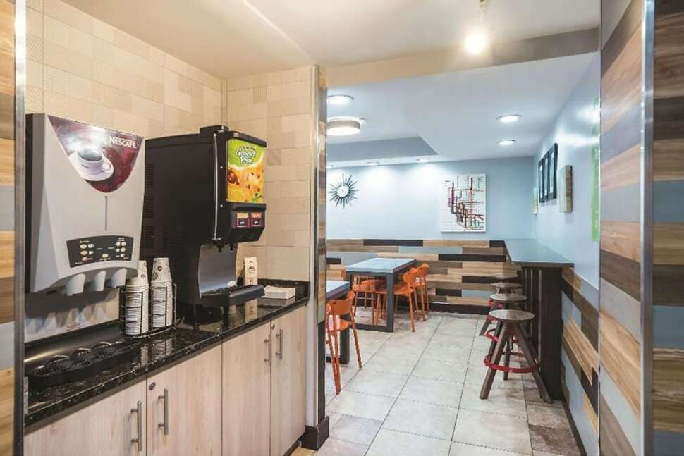 Een foto van La Quinta Inn & Suites Brooklyn Downtown