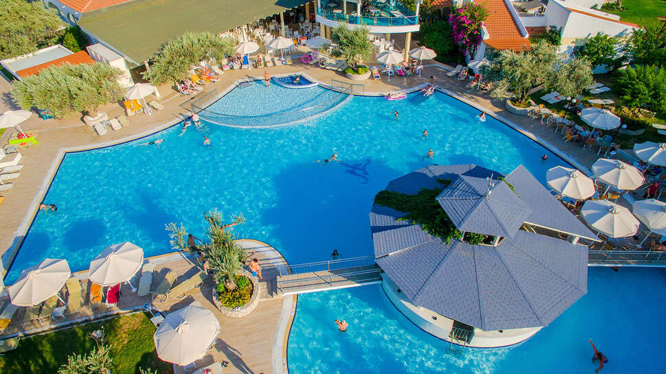Een foto van het zwembad bij Lydia Maris Resort & Spa