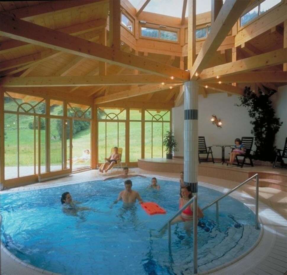 Ein Foto vom Pool im Feriendorf Ponyhof