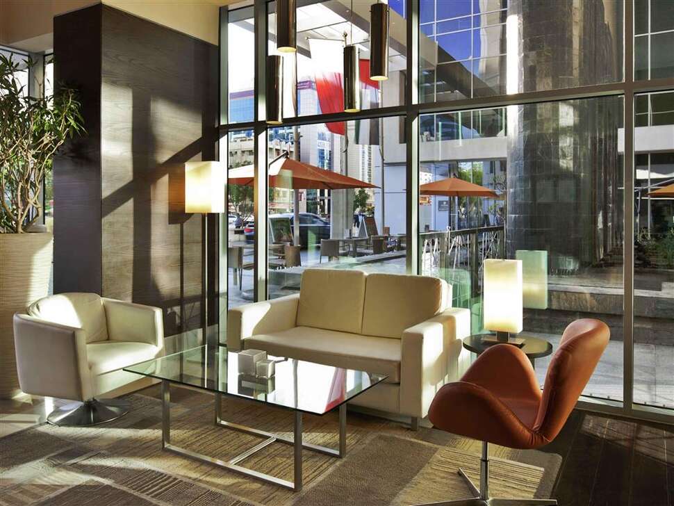 Een foto van het interieur van Ibis Dubai Al Rigga