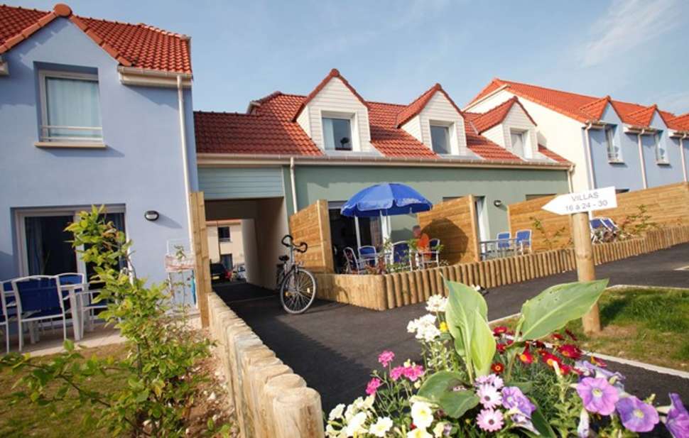 Een foto van de buitenkant van Residence Odalys Les Villas de la Baie