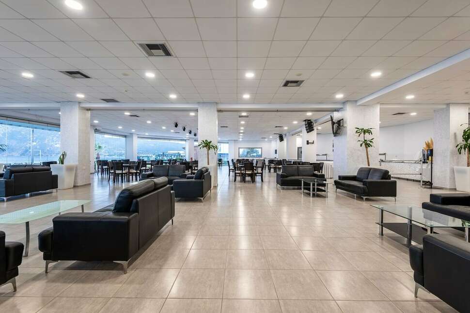 Een foto van het interieur van Royal Bay