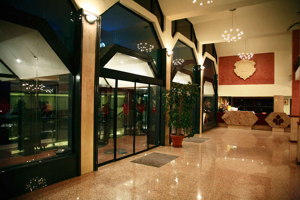 Een foto van het interieur van Qawra Palace Resort & Spa