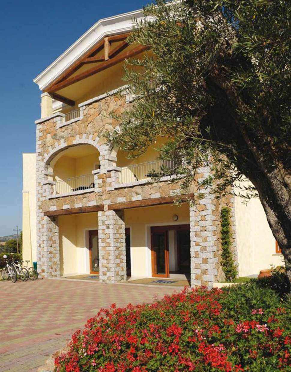 Een foto van de buitenkant van Blu Hotel Morisco Village
