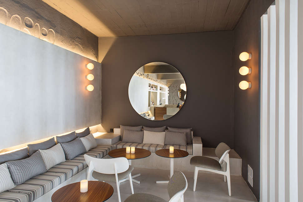 Een foto van het interieur van The Alkistis Hotel