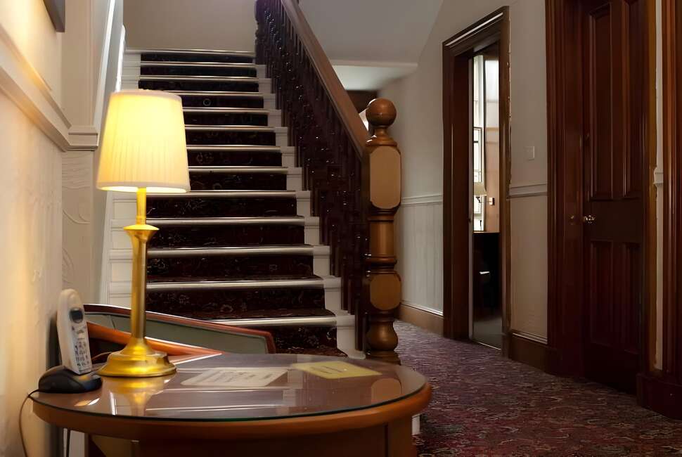 Een foto van Edinburgh House