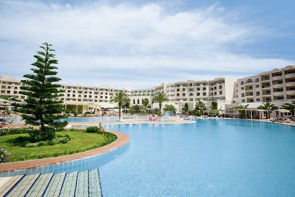 Een foto van het zwembad bij El Mouradi Hammamet Resort