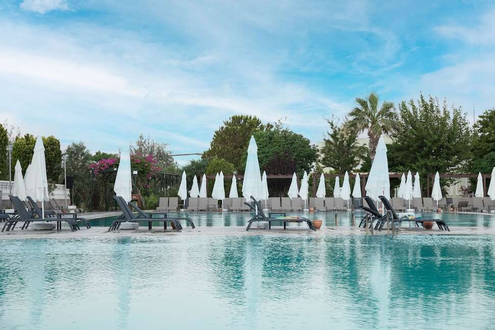Een foto van het zwembad bij Anadolu Hotels Didim Club