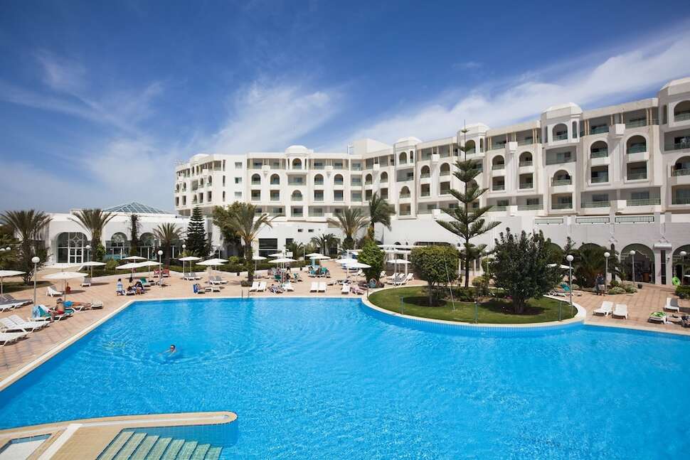 Een foto van het zwembad bij El Mouradi Hammamet Resort