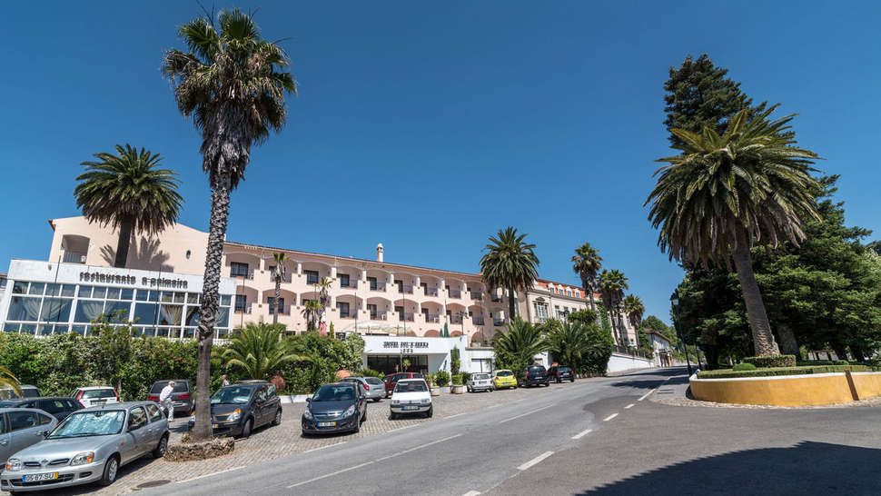 Een foto van de buitenkant van Hotel Sol e Serra