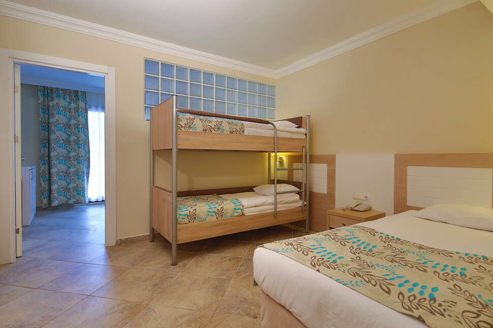 Een foto van Ramada Hotel & Suites by Wyndham Kusadasi