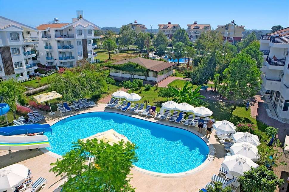 Een foto van het zwembad bij Irem Garden Hotel