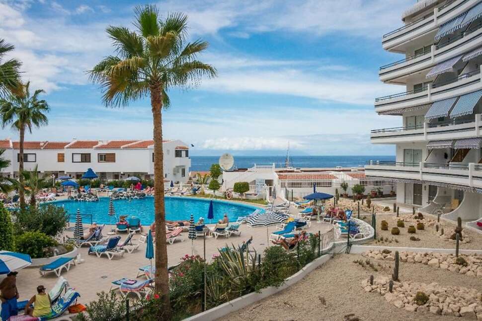Een foto van het zwembad bij Hovima Atlantis