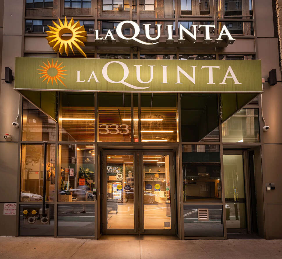 Een foto van La Quinta Inn & Suites by Wyndham Times Square South