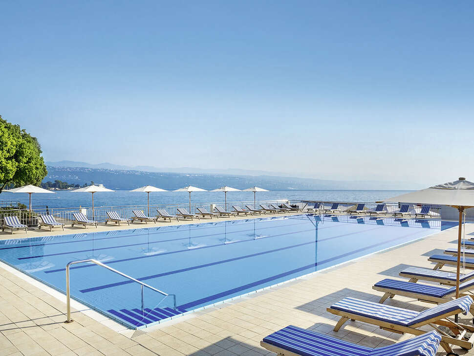 Ein Foto vom Pool im Hotel Admiral