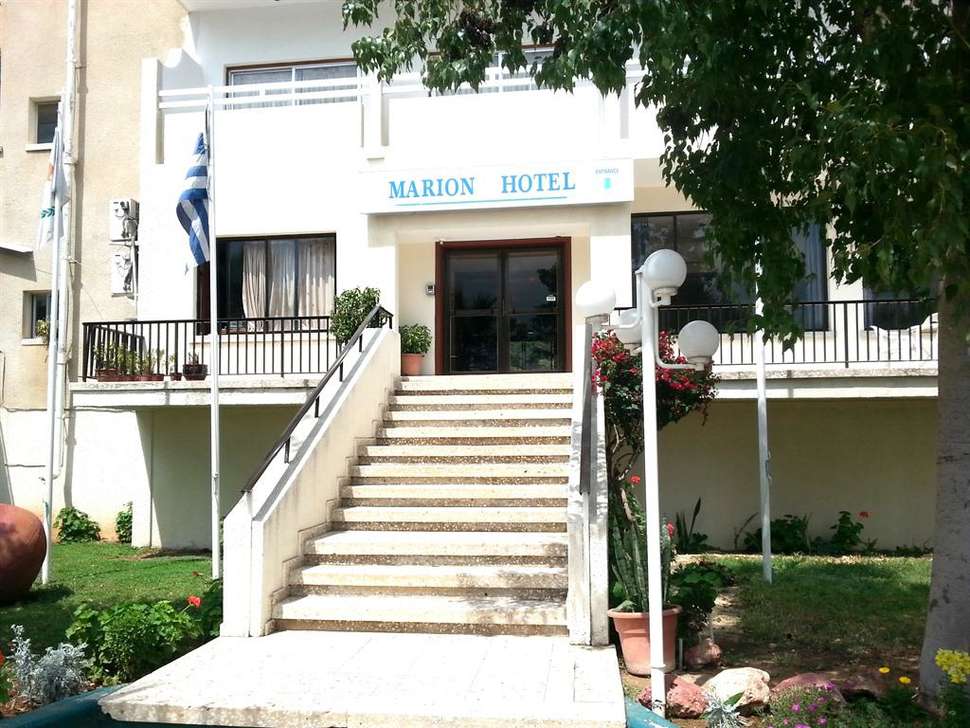 Een foto van de buitenkant van Marion Hotel